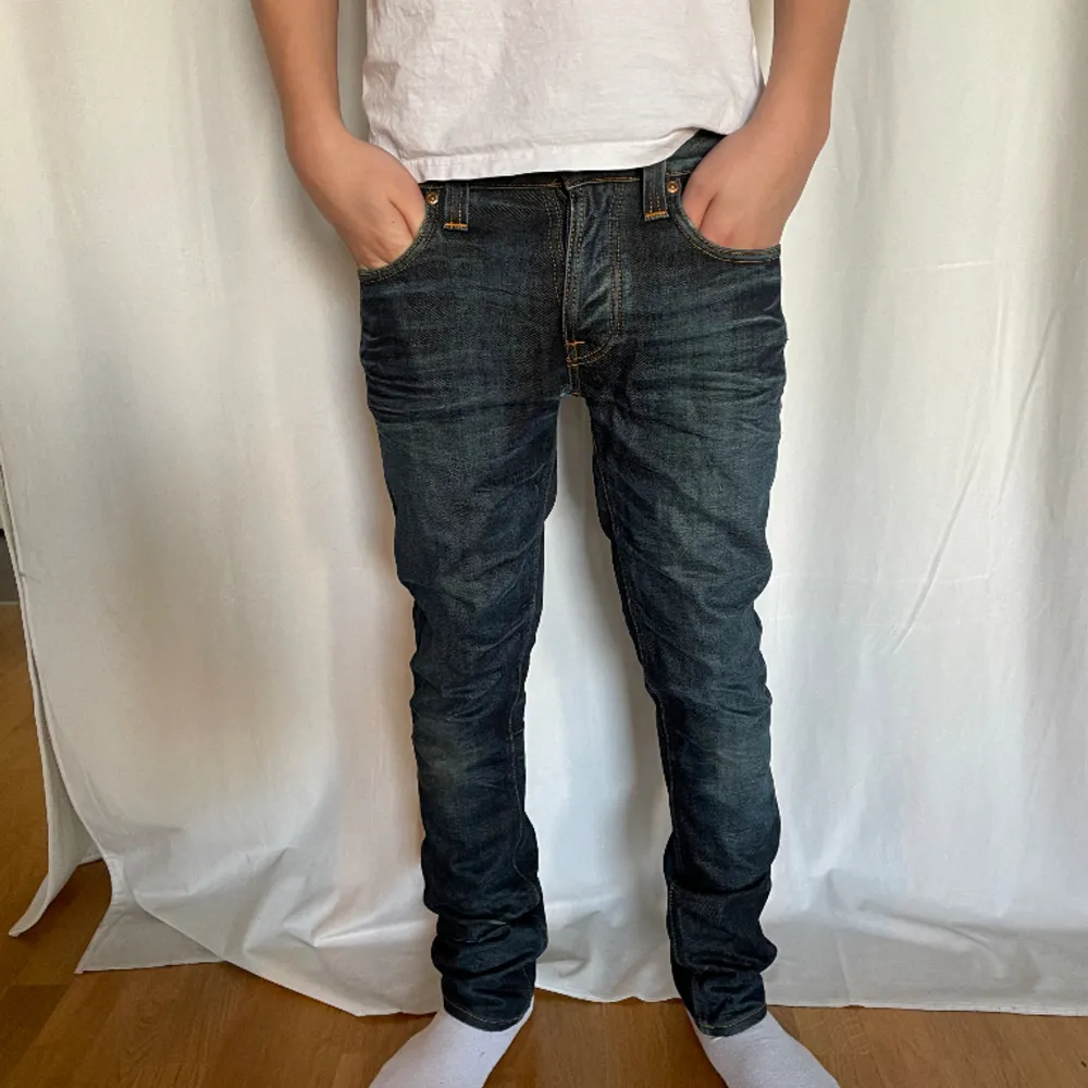 Tja säljer dessa nudie jeans i modellen grim tim som nya  Modellen är ca 170cm . Jeans & Byxor.