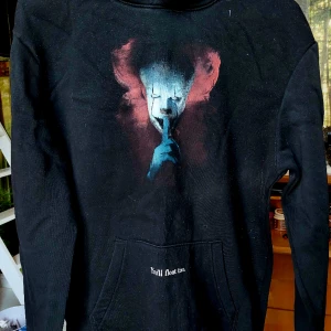 IT-hoodie - Välanvänd hoodie i bra skick. Divided Warner Bros 