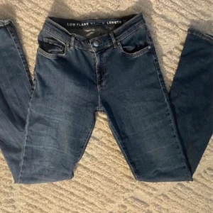 Lowaist bootcut  - Väldigt bra skick, använda några gånger bara. Jag är 170