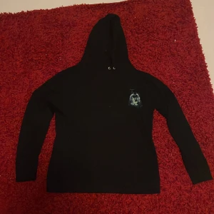 ALab Studios Hoodie - Mysig hoodie från A.Lab studios med glow in the dark tryck på baksidan. Nästan ny!