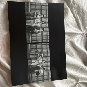 Små BTS affischer från albumet BE - Bra skick, inte använda.