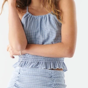 Blå vit randig topp🩵🤍 - Aldrig använd🩵 perfekt till sommaren⛱️ magtröja🫶🏻