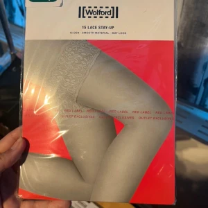 Woldford  - Säljer dessa super bekväma o snygga tights från wolford. De går inte alls sönder så enkelt o sitter jättebra!