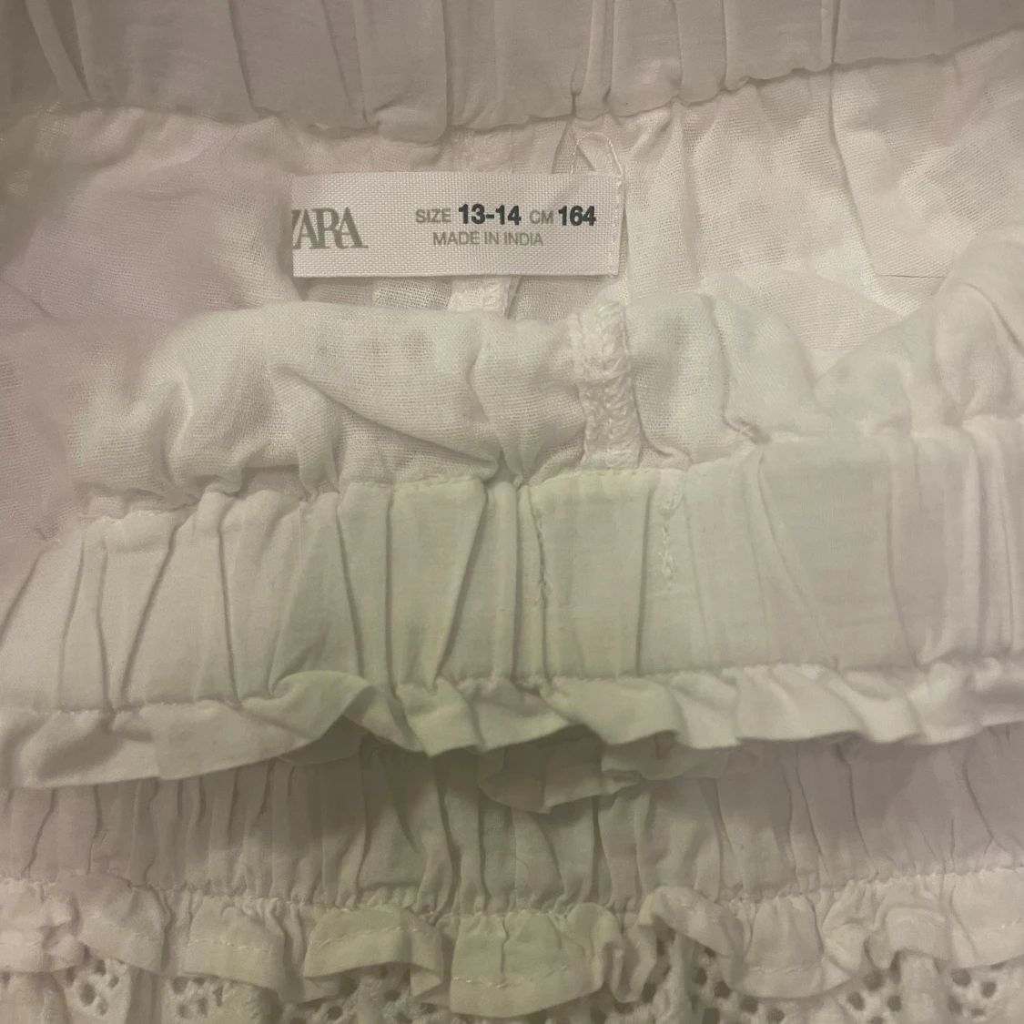 vit kjol (kan sänka pris) - 90