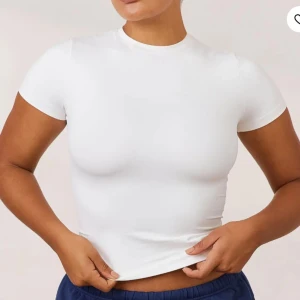 Topp Lounge Underwear - Ny topp från Lounge Underwear i figurnära passform. Behagligt och rörligt material. Storlek M men passar även liten S. ☀️