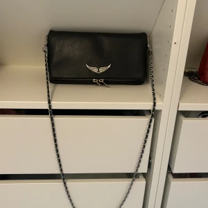 Zadig Voltaire väska  - Jättesnygg väska från Zadig Voltaire säljer då den inte kommer till användning längre 💗💗