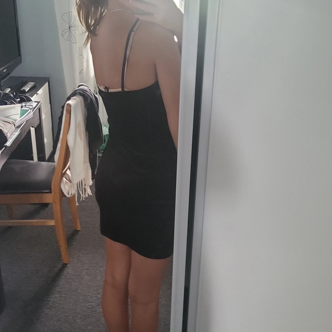 Svart tajt klänning - 92