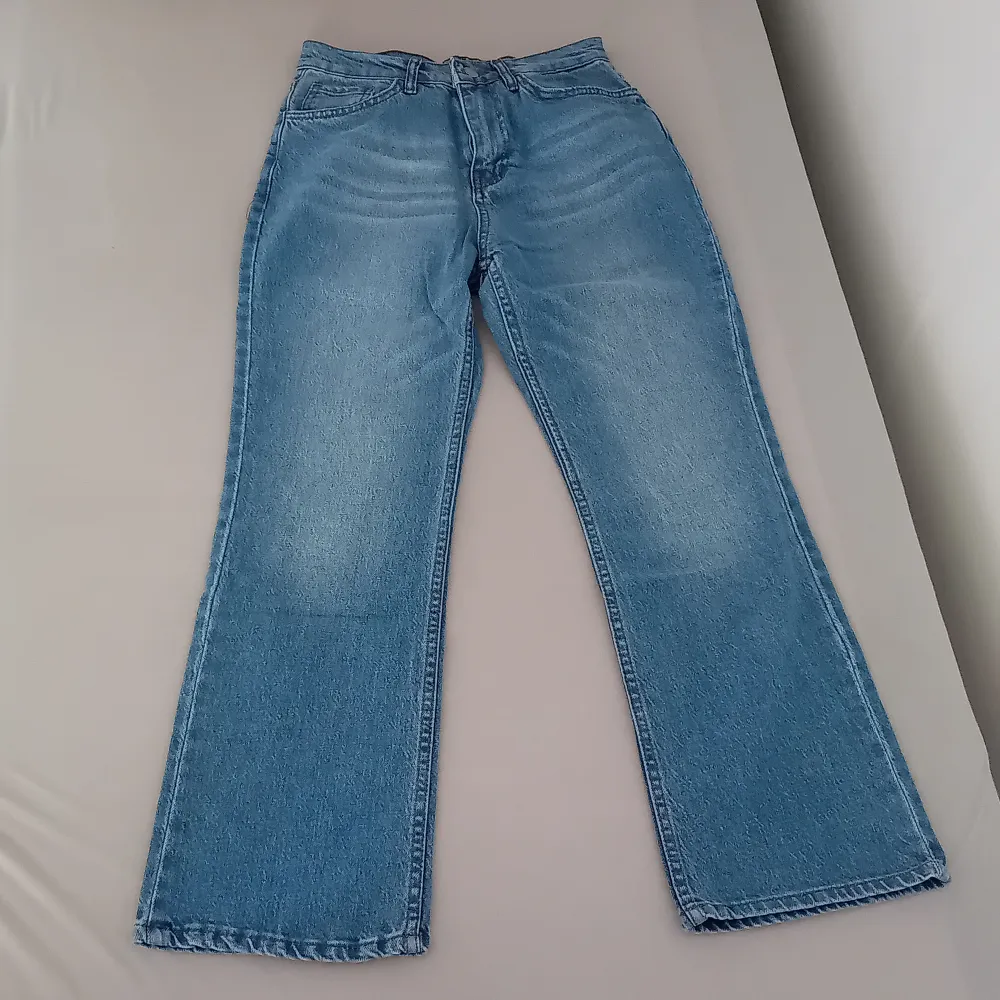 Jeans med ingey märke eller storlek. Aldrig använda då de är för små för mig. . Jeans & Byxor.