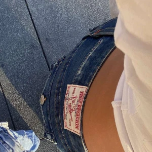 True religion jeans - Skit snygga vintage true religion jeans i ny skick från wasteland i danmark. Skriv om intresserade!💕(säljs då de är för stora!) tar endast betalning via plick