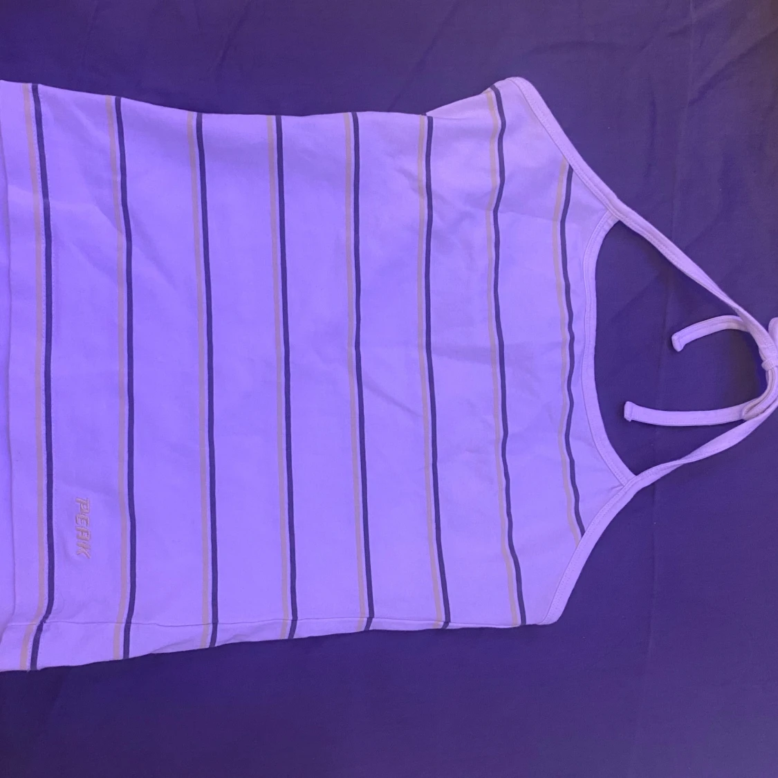 öppen rygg topp med knut