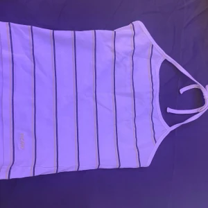 öppen rygg topp med knut - strlk xs 💕