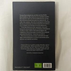 Bok - Yeonmi Park❤️‍🩹 - En bok som är baserat på en riktig historia. Det handlar om en nordkoreansk flickas resa till friheten. Boken är i topp skick, osliten, sidorna är som ny och har även en del massor med bilder🤍 köpt för 299kr, säljer för endast 49kr.