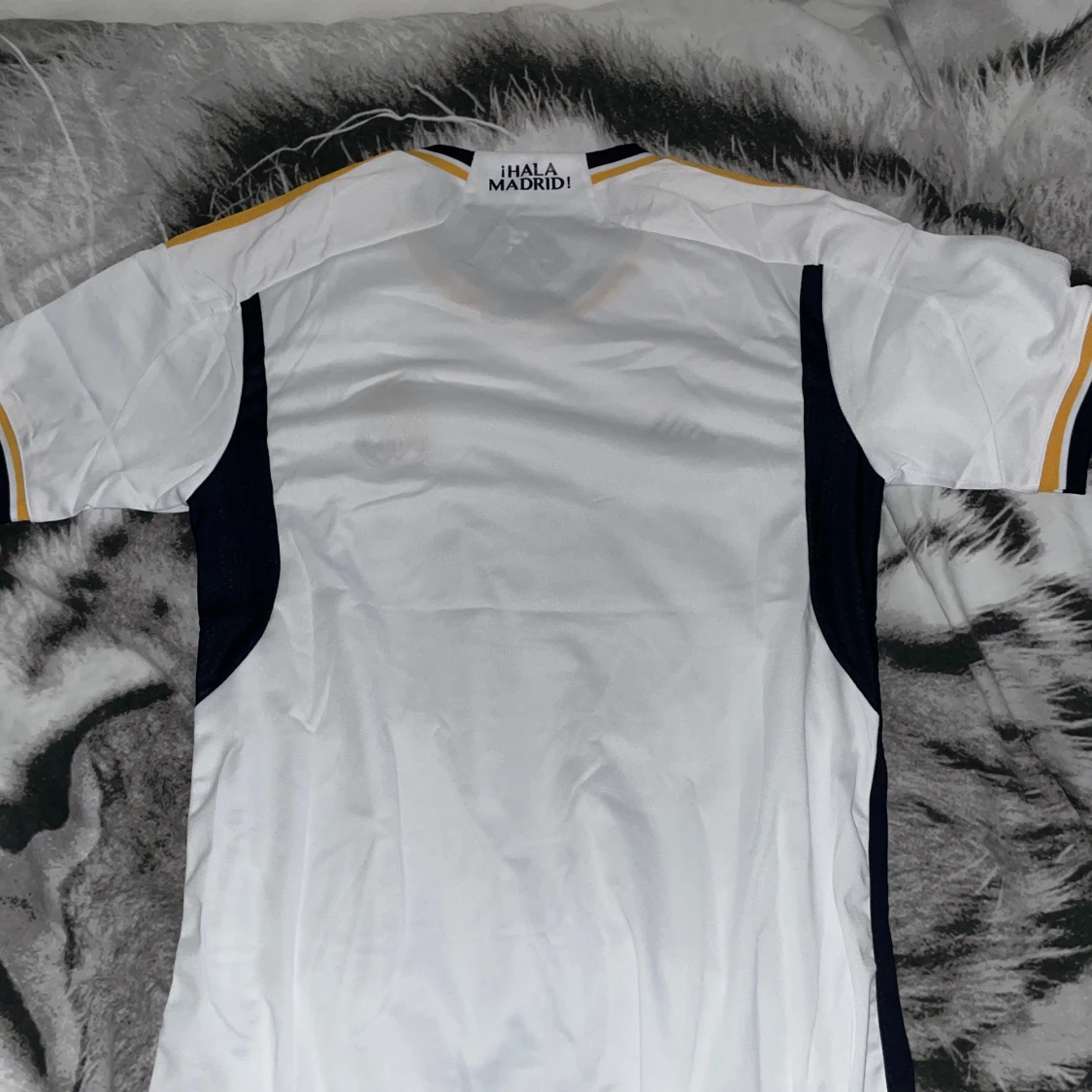 Real Madrid T-Shirt Storlek M - 90