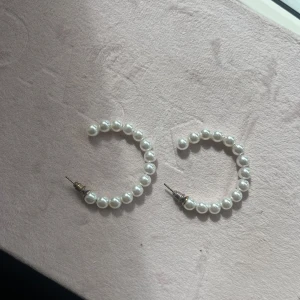 Örhängen - Jättesöta örhängen men har redan ett par likadana