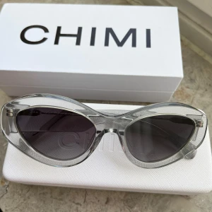 Chimi 09 clear - Cateye solglasögon från Chimi i modellen 09. Aldrig använda. Superbra kvalitet 🕶️
