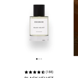 Essnce parfym  - Säljer denna parfym då jag var två av samma. BLACK VELVET.. nästan helt ny