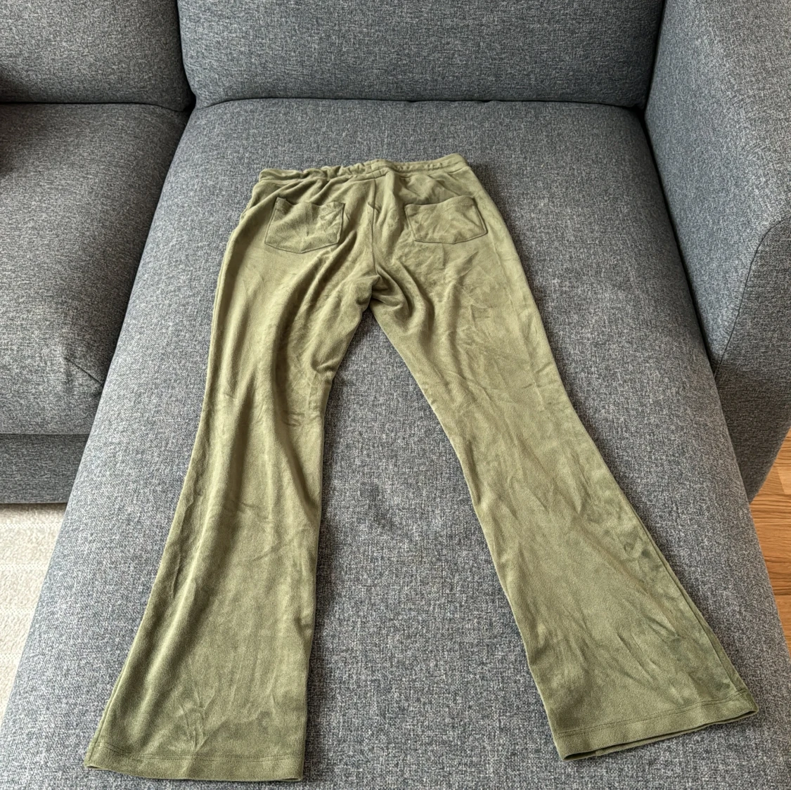 Gröna sammets byxor  - 91
