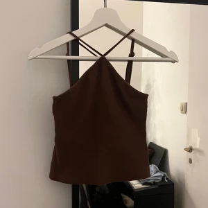 Sommarlinne - Supergulligt sommarlinne från bikbok köpt för ca 2/3 år sen men nästan aldrig använt! Super fint men kommer inte till användning 💗🤗 pris kan diskuteras