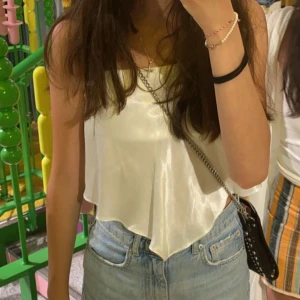 Satin topp - Satin topp ifrån Zara!!🤍