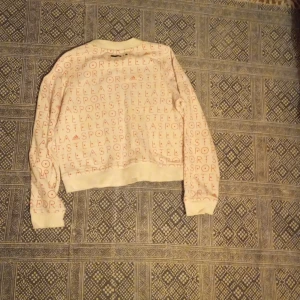 White Sweater - white sweater with pink pattern, size 40, women's  brand: stellasport (adidas)
