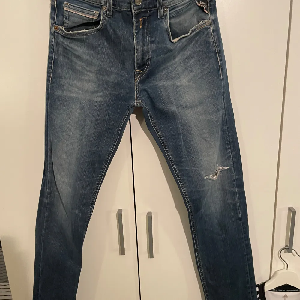 7/10 i skick skriv innan köp priset är satt och ej något större diskuterbart.. Jeans & Byxor.