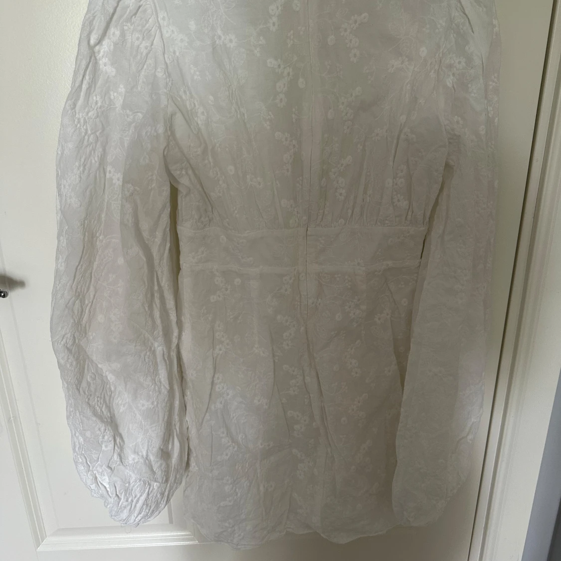 Eftertraktad klänning från adoore.  - 90