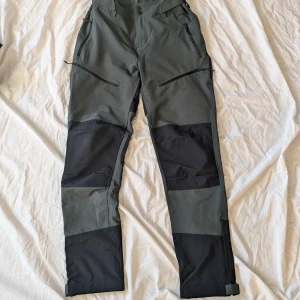 Vandrings byxor  - Vandrings byxor från Everest i storlek 36 💕