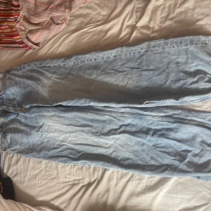 Baggy jeans - Skeiv för frågor❤️ vill bli av med så kom gärna med prisförslag 