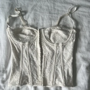 Korsett - Gulligt korsett i stolek xs, knappt använd!