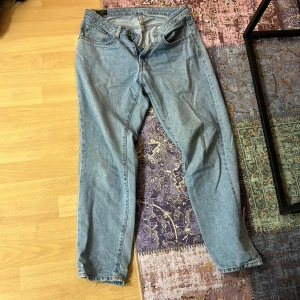 Vailent jeans - Dessa feta Vailent jeans säljer jag då jag ej använder de så mycket Jag är 160 och de sitter lite oversized på mig