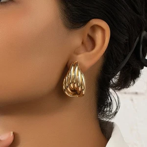 guldiga örhängen  - bra skick