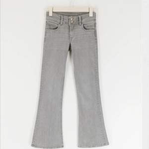 Gråa bootcut jeans från Gina Young strl 158 men passar mig som har xs/s/34/36 org pris 349