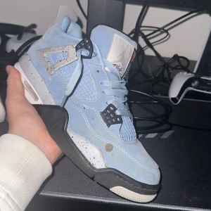 Jordans 4  - Jordans 4 retro blue. Använda några gånger 