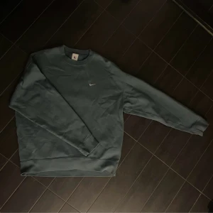 Nike Tröja - Extremt bra skick! Som nyskick Storlek: L Nypris: 850 kr