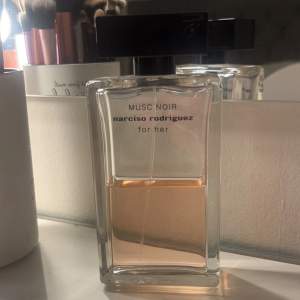 Narciso rodriguez parfym, 100 ml! ungefär hälften kvar🩷