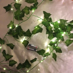 Fake växt ljusslinga - Läs bion