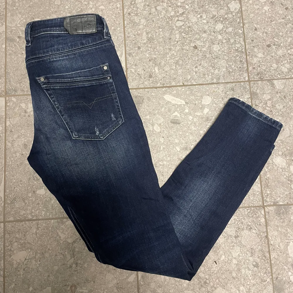 Säljer dessa feta blåa diesel jeans i strl 30. Jeans & Byxor.