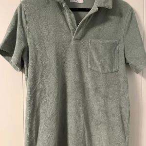 Frotté piké  - Säljer nu denna feta frotté pikén i storlek 158/164(passar xs). Skicket är 9/10 och nypriset ligger på 300, mitt pris 100kr.