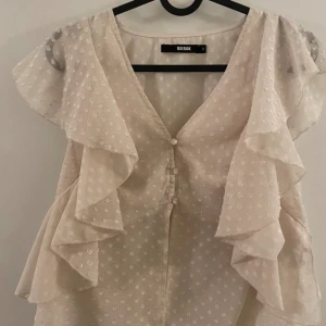 topp - söt top från bikbok,använd 1 gång