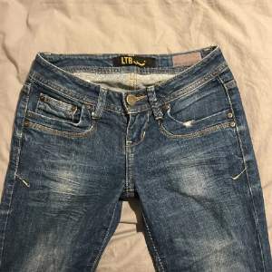 LTB jeans som är skit snygga, men tyvärr för små! Inga defekter och använda 2 gånger. Skriv för mer info💕