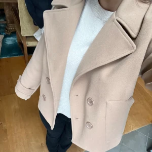 Kappa - SUPERSNYGG oanvänd kappa i NYSKICK!!Säljer då jag har liknande jackor💖💖