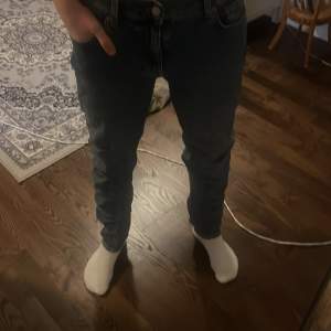 Sjukt snygga jeans som är i straight fit