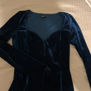 Tröja - Från ginatricot. Mörkblå/turkos.