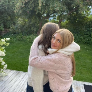 Rosa stickad - Jättefin rosa stickad kofta som tyvärr inte kommer till användning💓💓