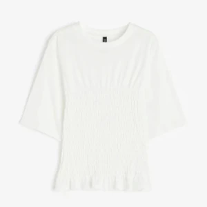 Smockad topp hm - supersnygg smockad topp, slutsåld!! 💞😇 använd fåtal gånger! Storlek xxs men passar både xs och s också 🥰pris kan diskuteras 