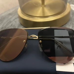 Le specs ’the Prince’ - Solbrillor med reflekterande glas i fint skick, limited edition! Aviatormodell med originalfodral