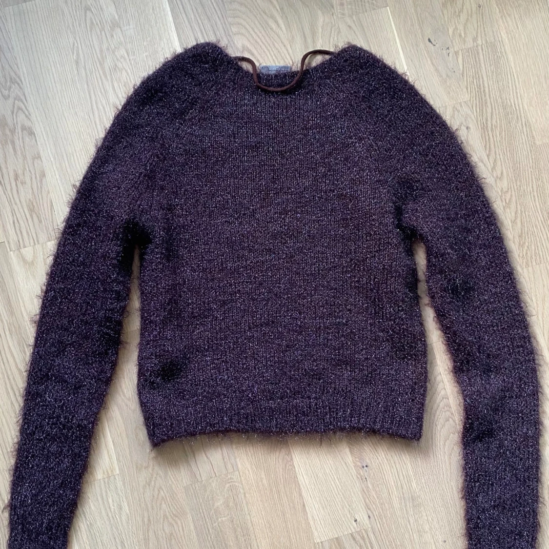 Mörkröd glittrig stickad tröja - 91