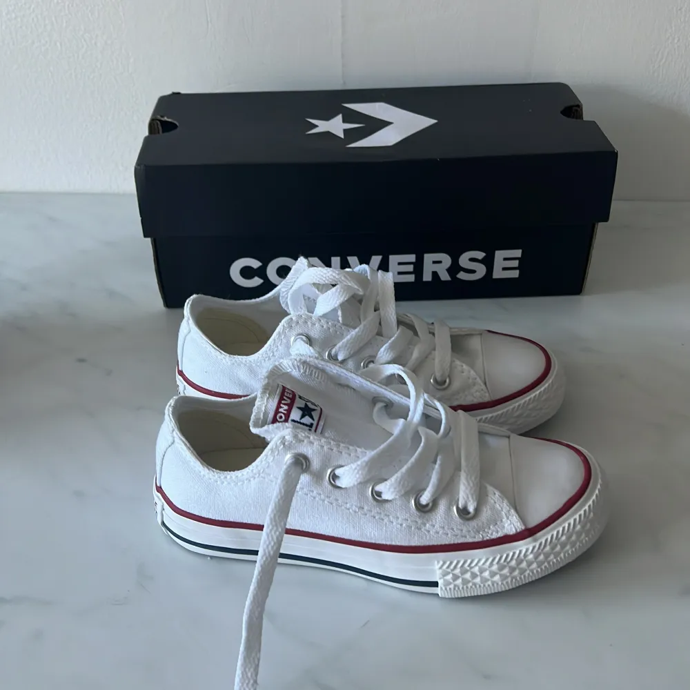 Converse vita stl 27 helt nya . Skor.