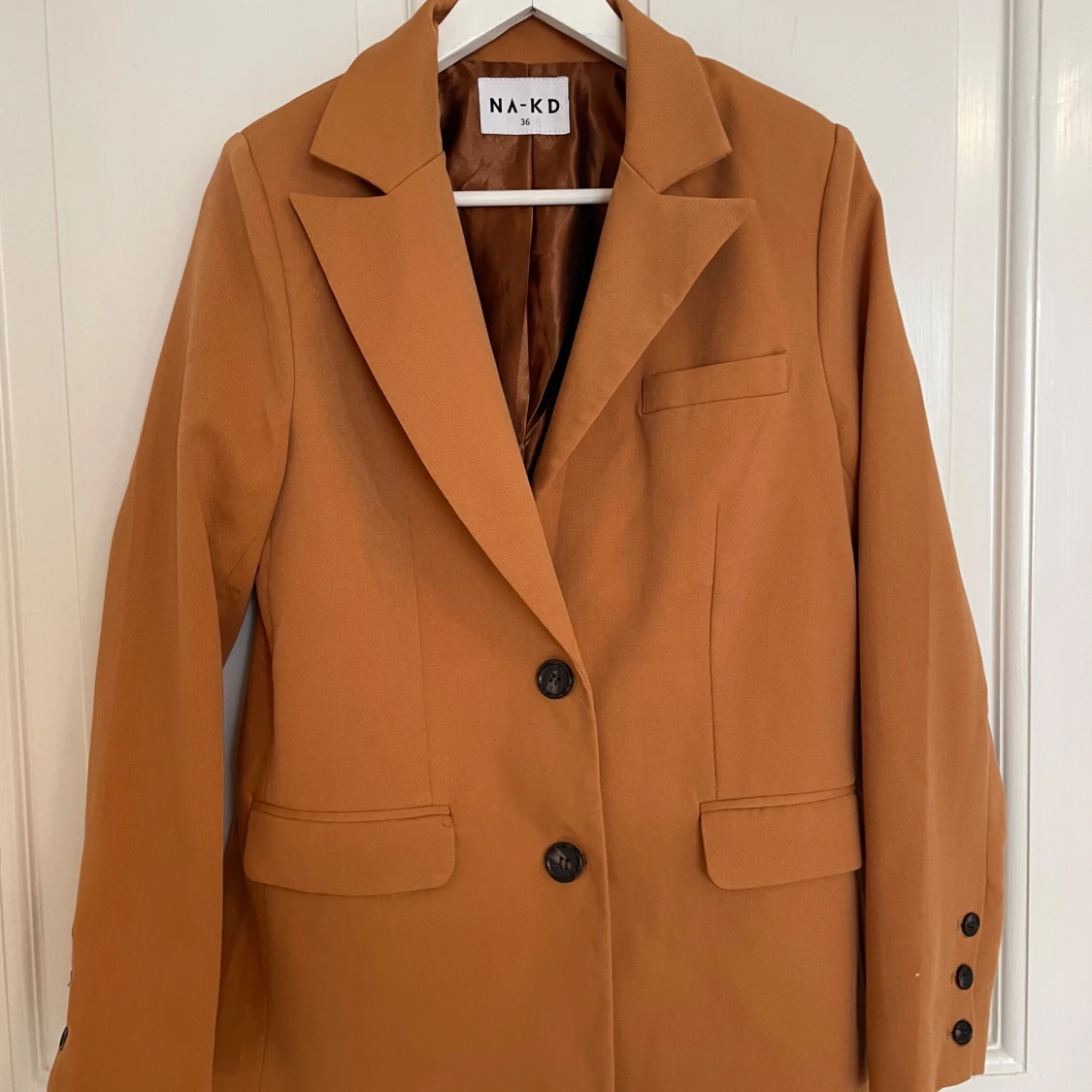 Kavaj från NA-KD i storlek S