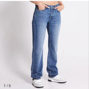 Low waist jeans  - Ett par super fina lågmidjade jeans som är helt oanvända! De är från lager 157 i den populära modellen ICON. Orginal pris: 400kr Priset går att diskutera!